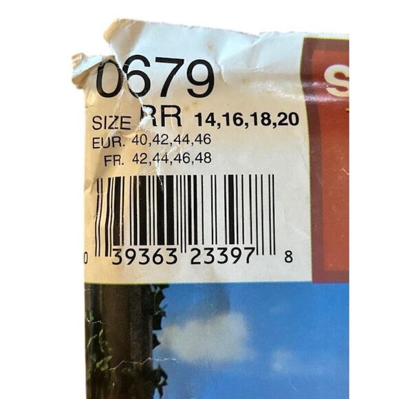 Simplicity 0679 “Elizabethan Costume Collection” Sewing Pattern Size RR (14–20) - Picture 2 of 3